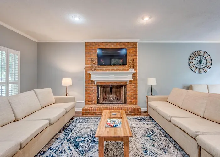 Cozy In Cordova-- Close To I-40