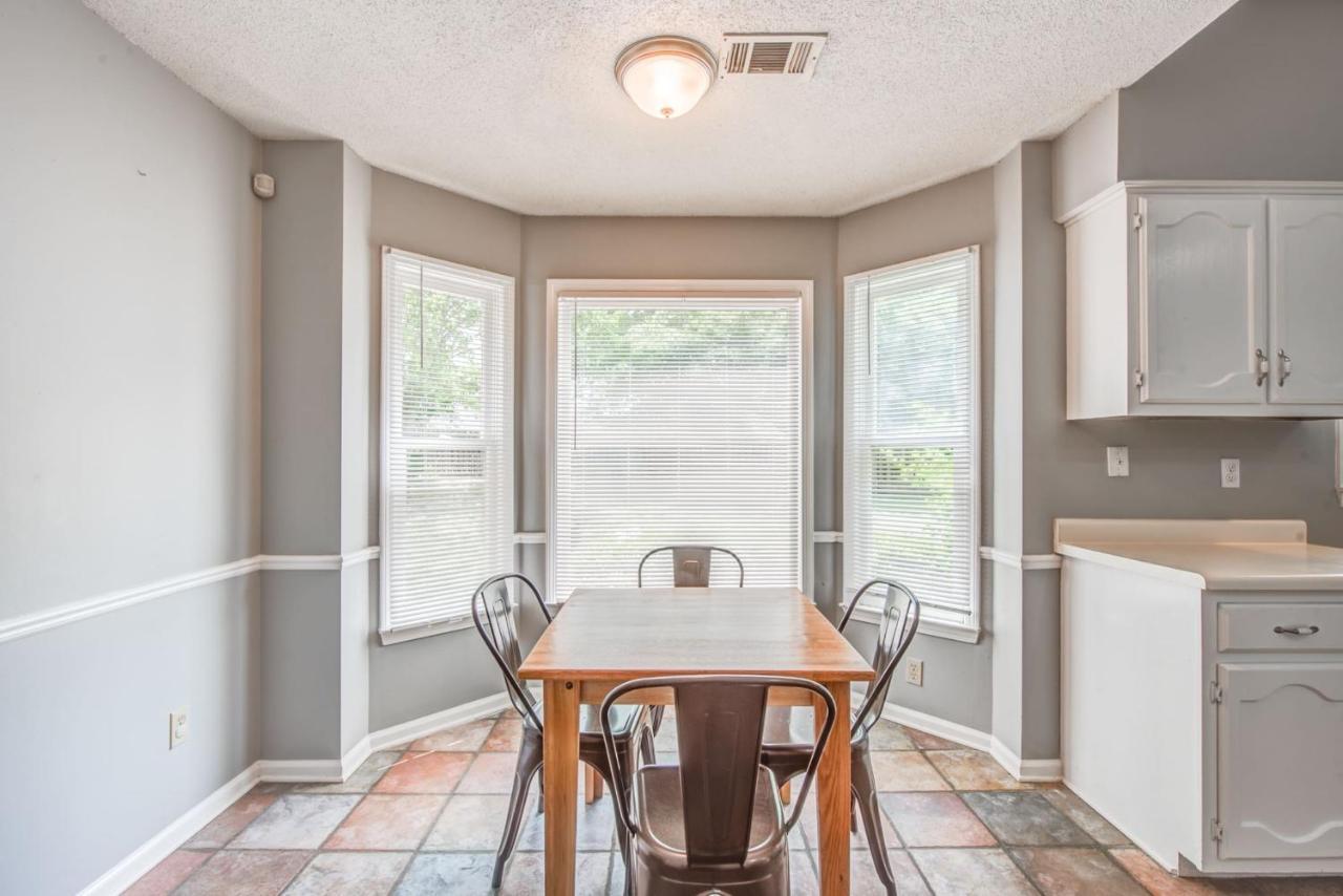 Cozy In Cordova-- Close To I-40 Holiday home *
