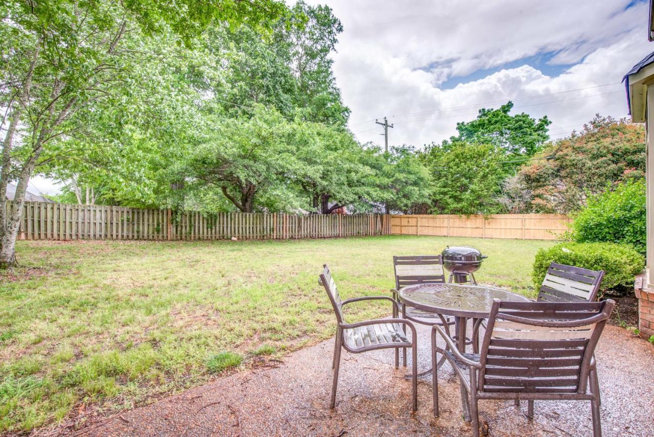 Cozy In Cordova-- Close To I-40 *