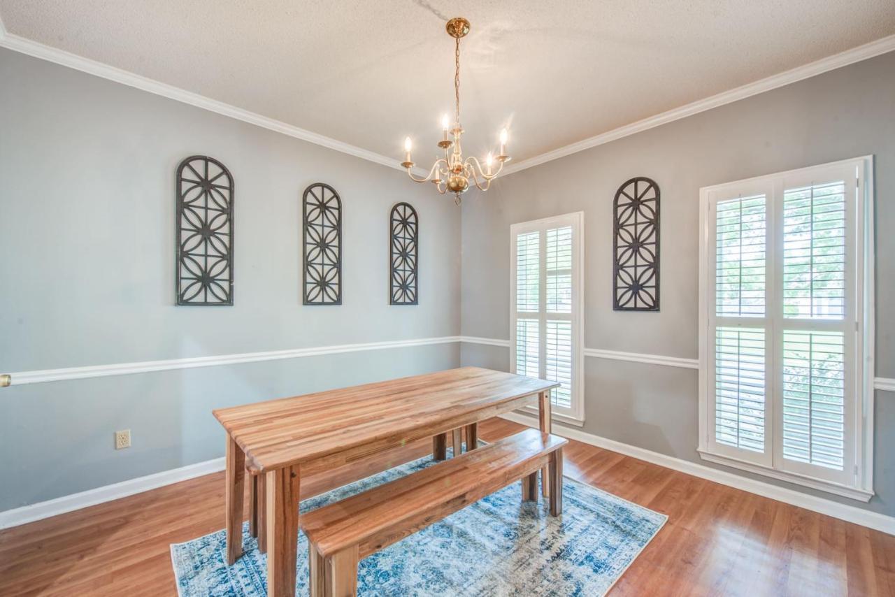 Cozy In Cordova-- Close To I-40